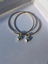 Load image into Gallery viewer, puffy heart hoops