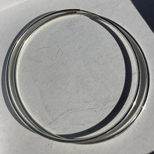 Load image into Gallery viewer, hoop earrings