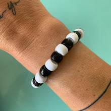 Load image into Gallery viewer, black and white plastic pony bead stretch bracelet
