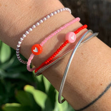 Load image into Gallery viewer, neon pink seed bead bracelet with red heart bead. red seed bead bracelet with pink heart bead
