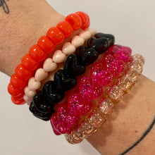 Load image into Gallery viewer, red glitter heart plastic pony bead stretchy bracelet
