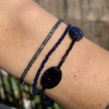 Load image into Gallery viewer, shiny black and navy seed bead stretch bracelet
