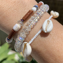 Load image into Gallery viewer, summer shell white beaded bracelet
