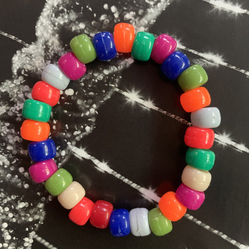 safari colored plastic pony bead stretchy bracelet